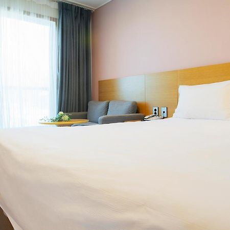 Sims Hotel Jeju Exterior photo