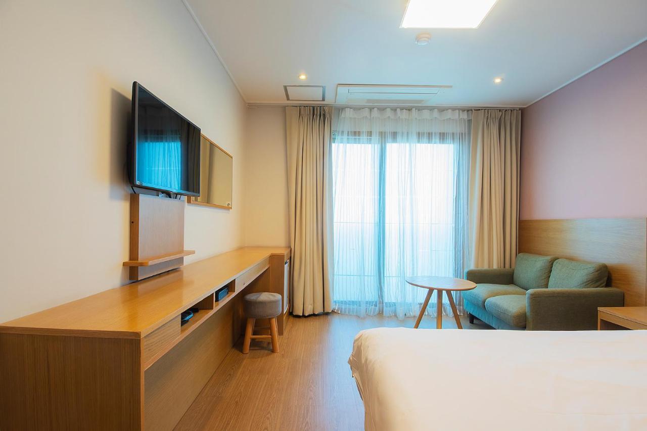 Sims Hotel Jeju Exterior photo