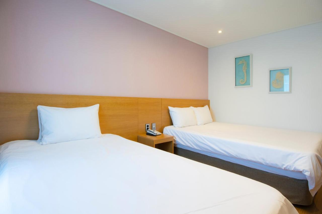 Sims Hotel Jeju Exterior photo