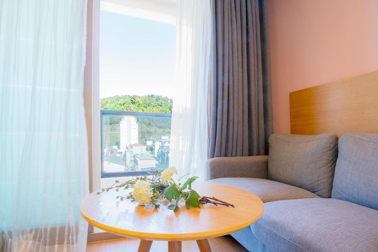 Sims Hotel Jeju Exterior photo