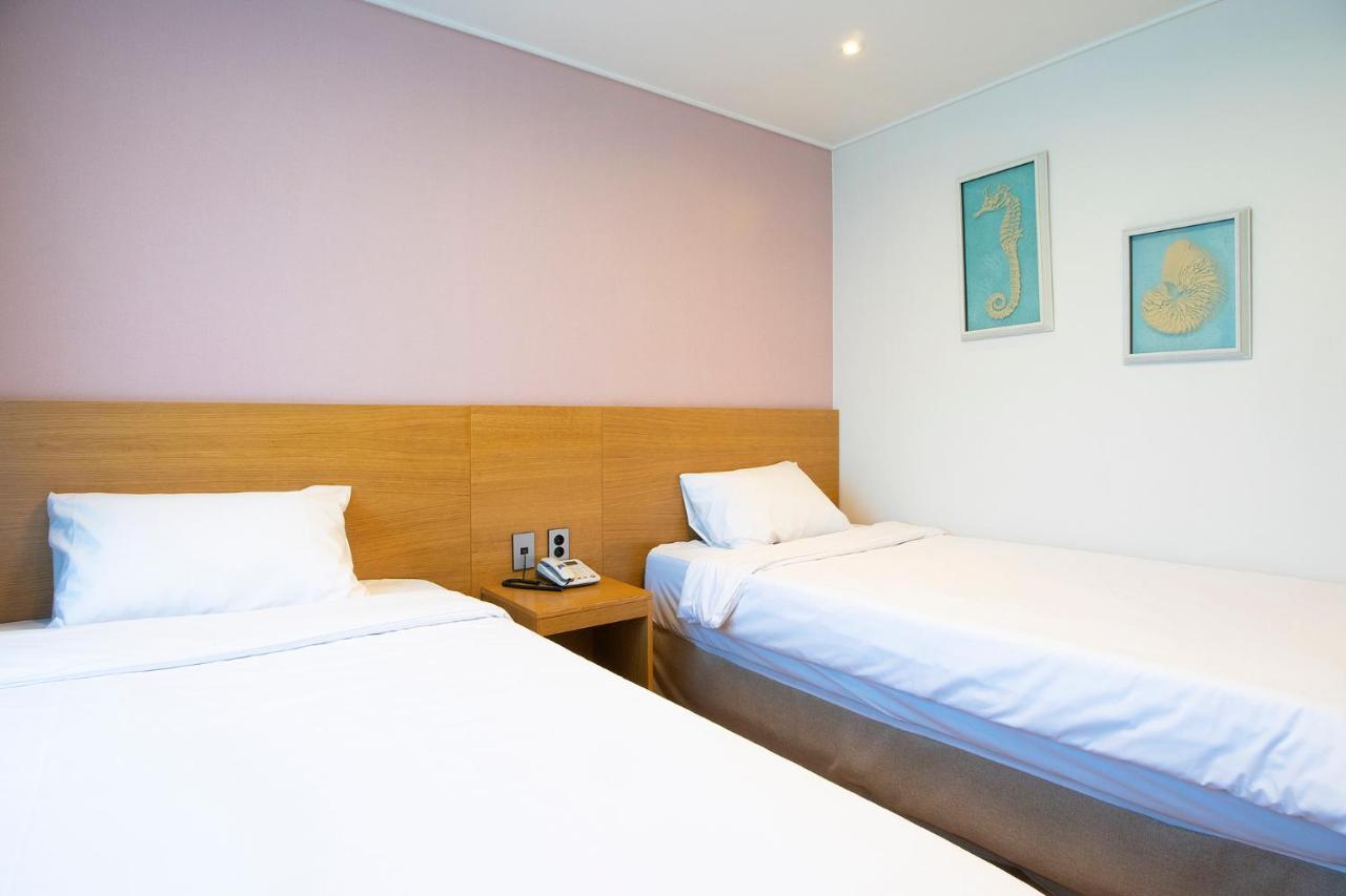 Sims Hotel Jeju Exterior photo