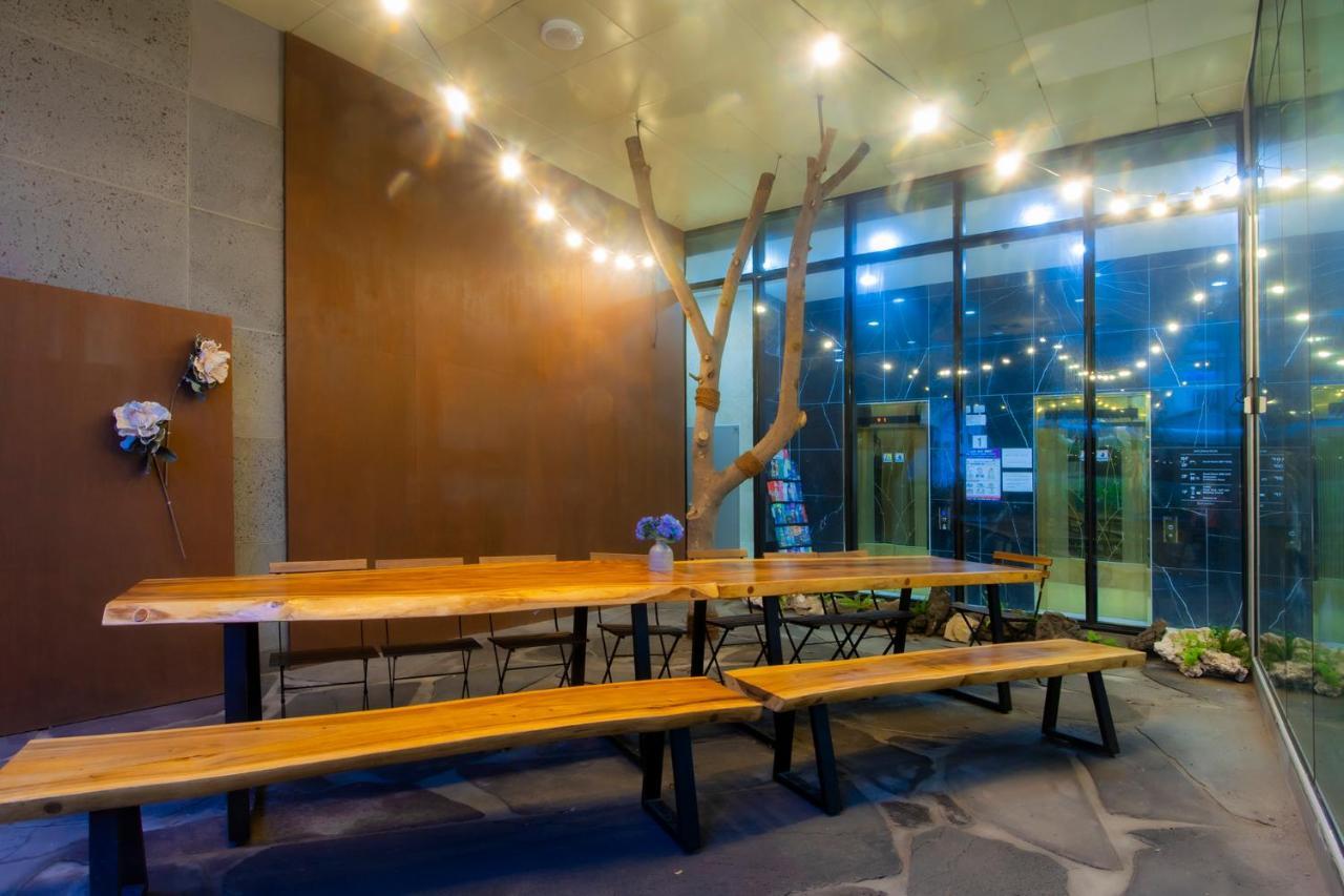 Sims Hotel Jeju Exterior photo